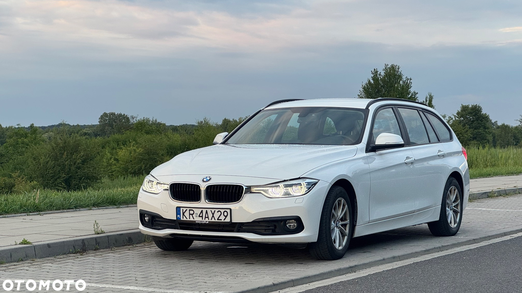 BMW Seria 3 318i - 5