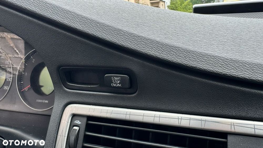 Volvo XC 70 2.4D AWD Kinetic - 16