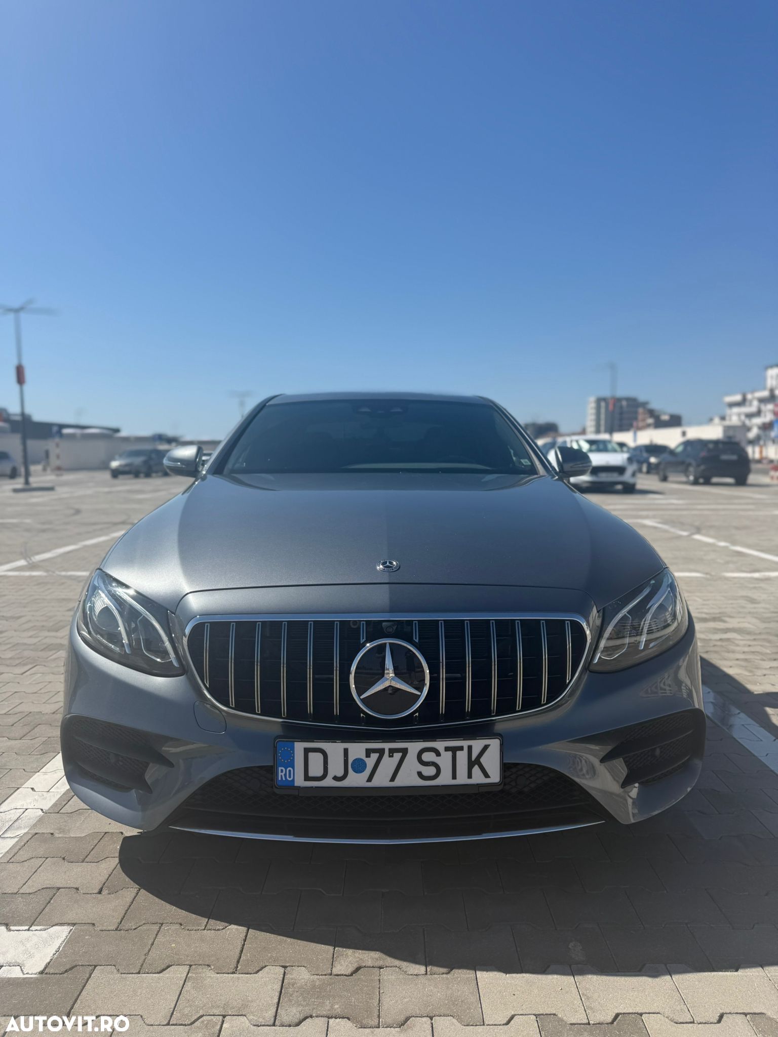 Mercedes-Benz E 220 d Aut. - 1