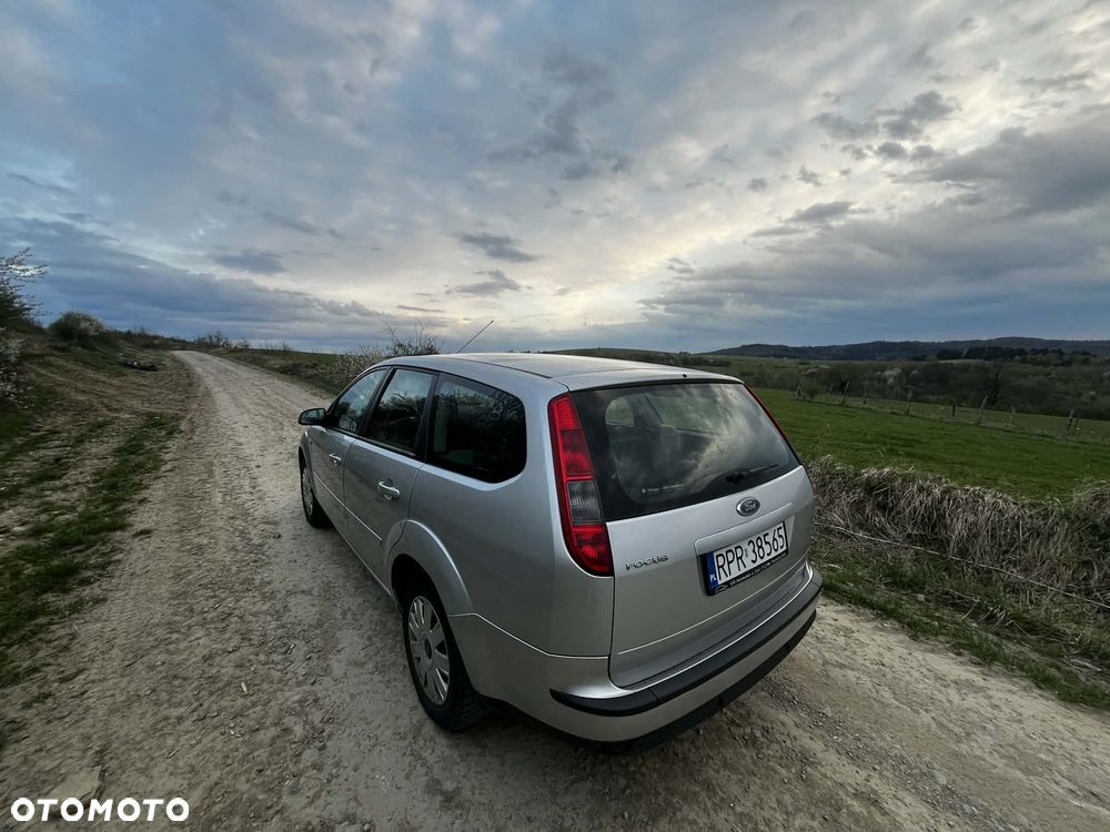 Ford Focus 1.6 TDCi Ambiente - 2