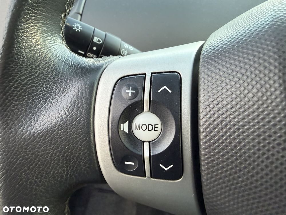 Toyota Yaris 1.3 VVT-i Sol - 28