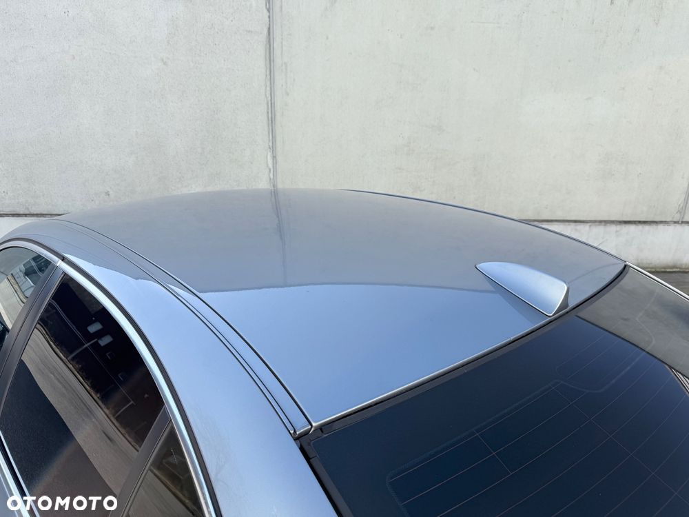 BMW Seria 5 523i - 24