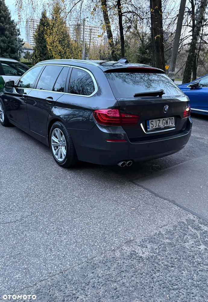 BMW Seria 5 520d xDrive - 14