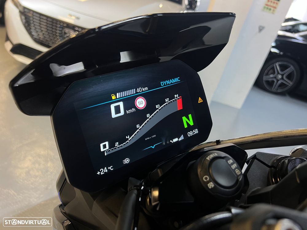 BMW M 1000 R M Competition - Carbon / Akrapovic - 45