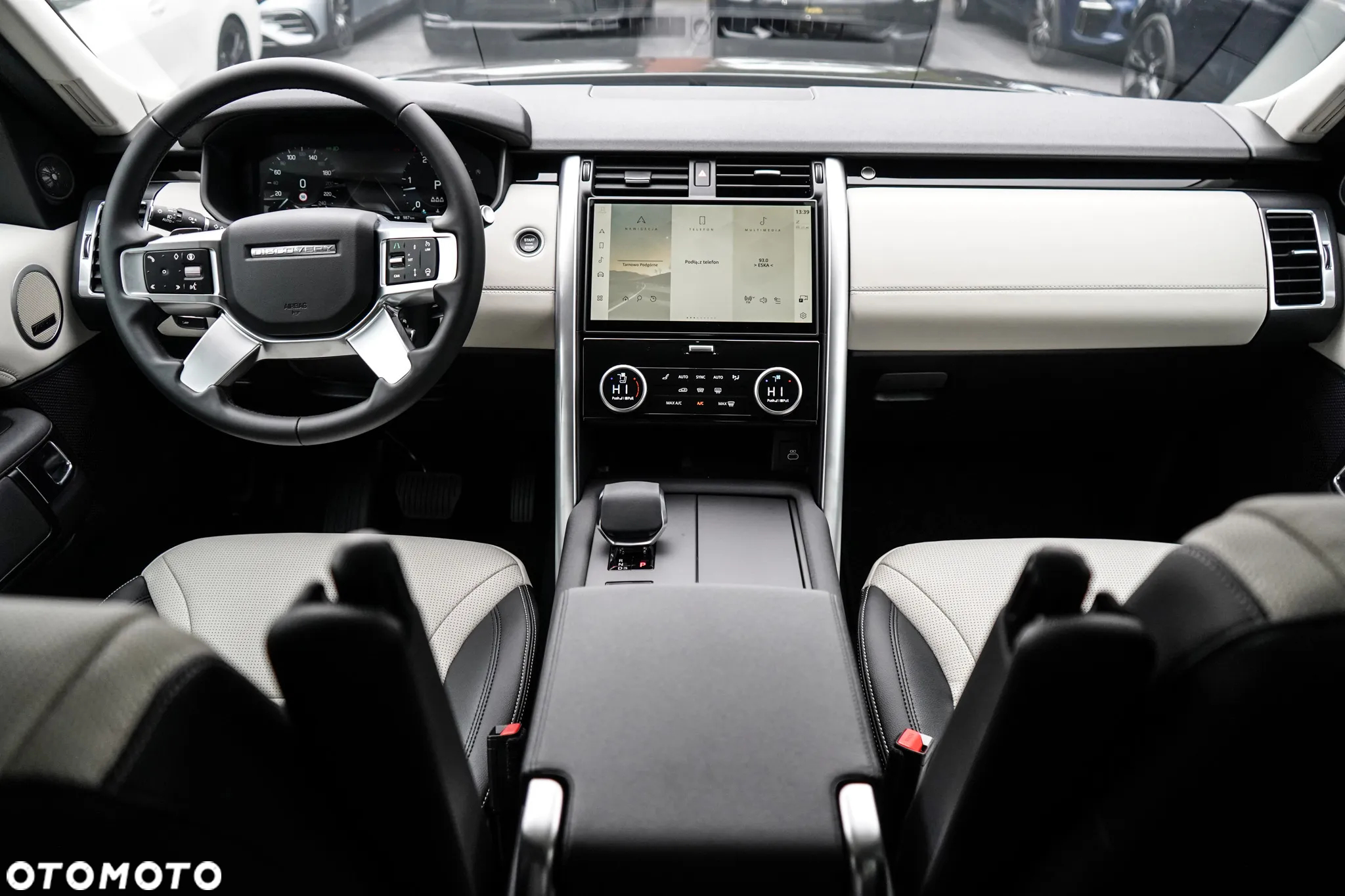 Land Rover Discovery D250 S - 22