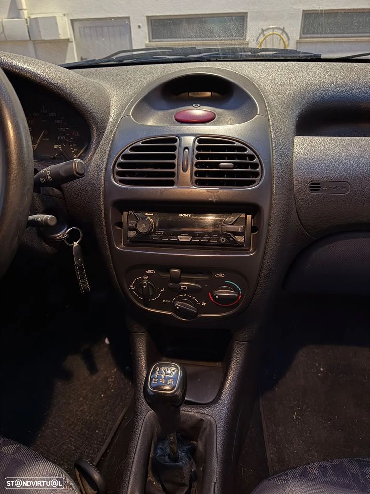 Peugeot 206 1.1 XR - 6