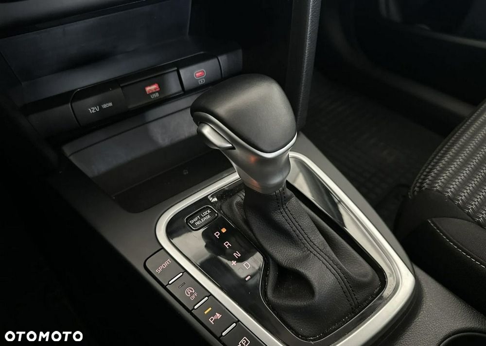 Kia Ceed - 11