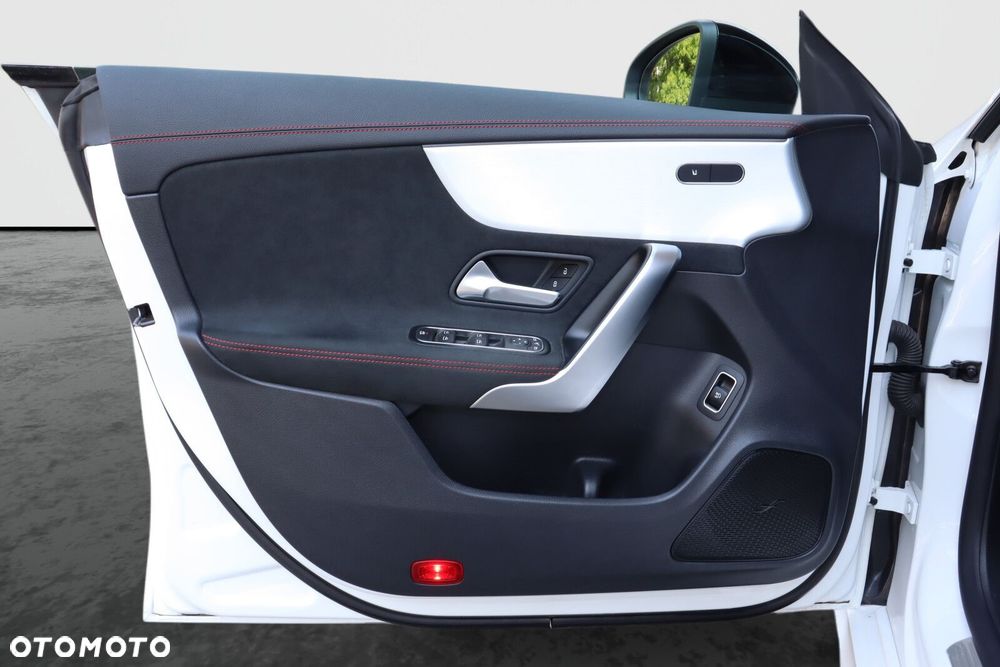 Mercedes-Benz CLA 200 mHEV AMG Line 7G-DCT - 8