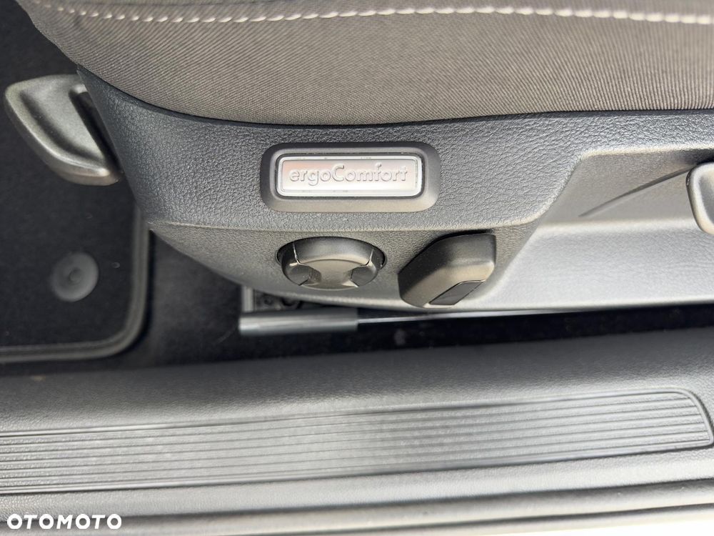 Volkswagen Passat 2.0 TSI Business DSG - 11