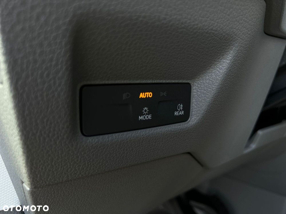 Volkswagen Crafter 35 2.0 TDI L3H3 177 KM AUTOMAT - 21