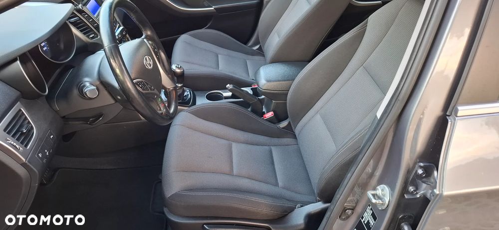 Hyundai i30 1.6 CRDi Comfort - 11