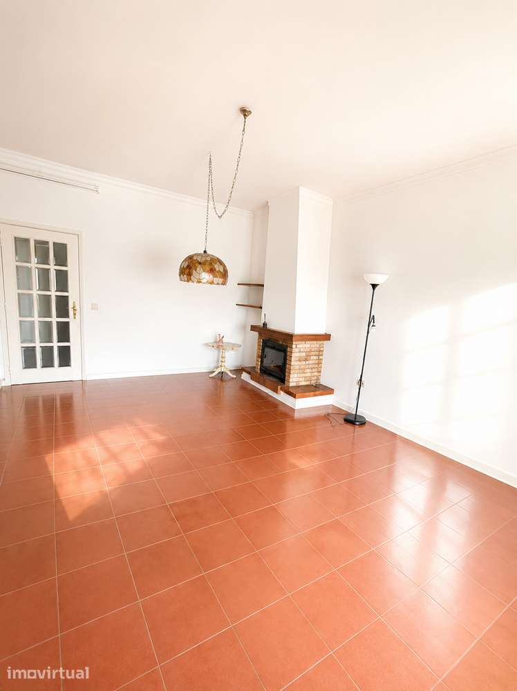 Vende-se apartamento T2 com terraço - Grande imagem: 3/18