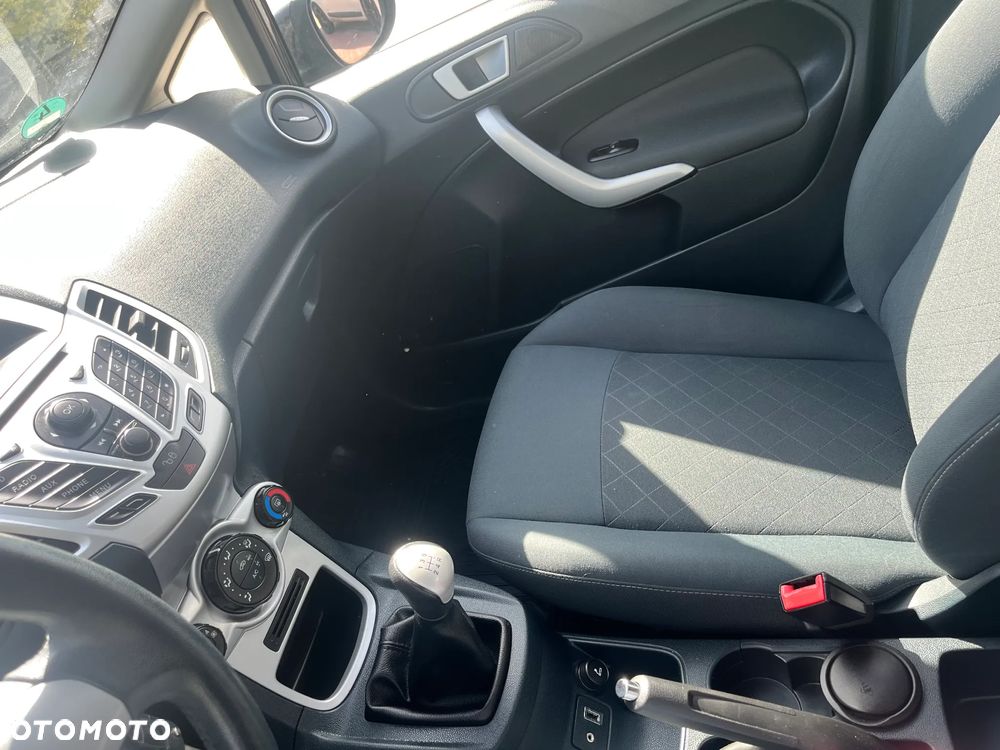 Ford Fiesta 1.25 Champions Edition - 12