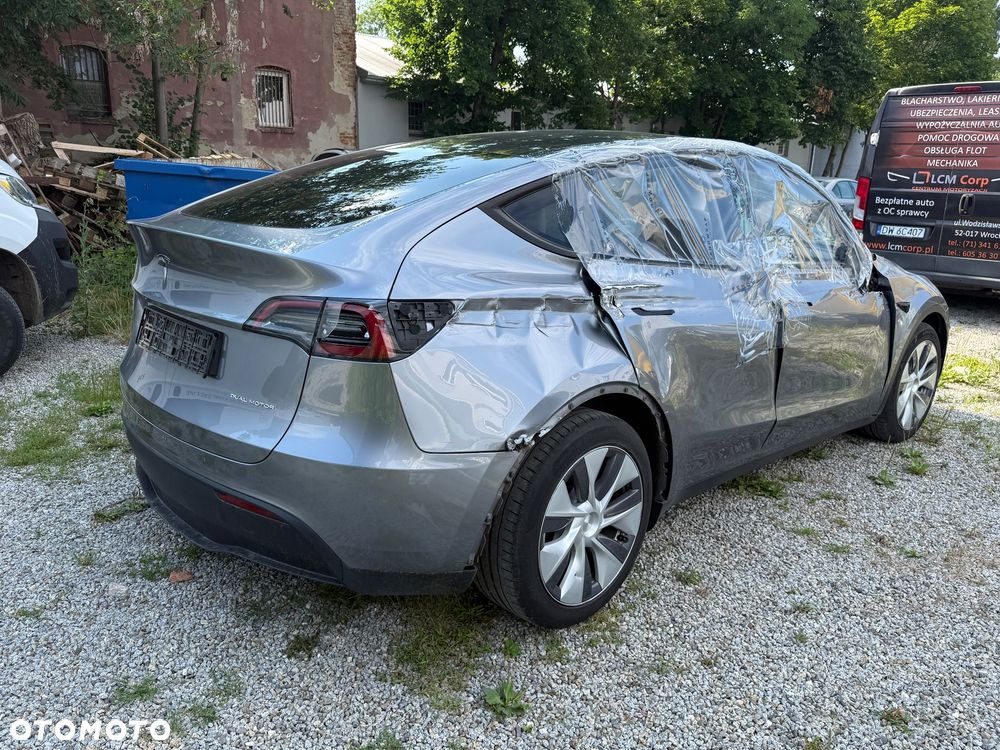 Tesla Model Y 79kWh Long Range Premium AWD - 6