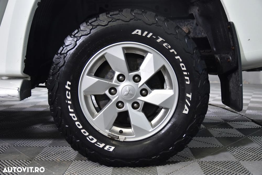 Mitsubishi L200 - 13