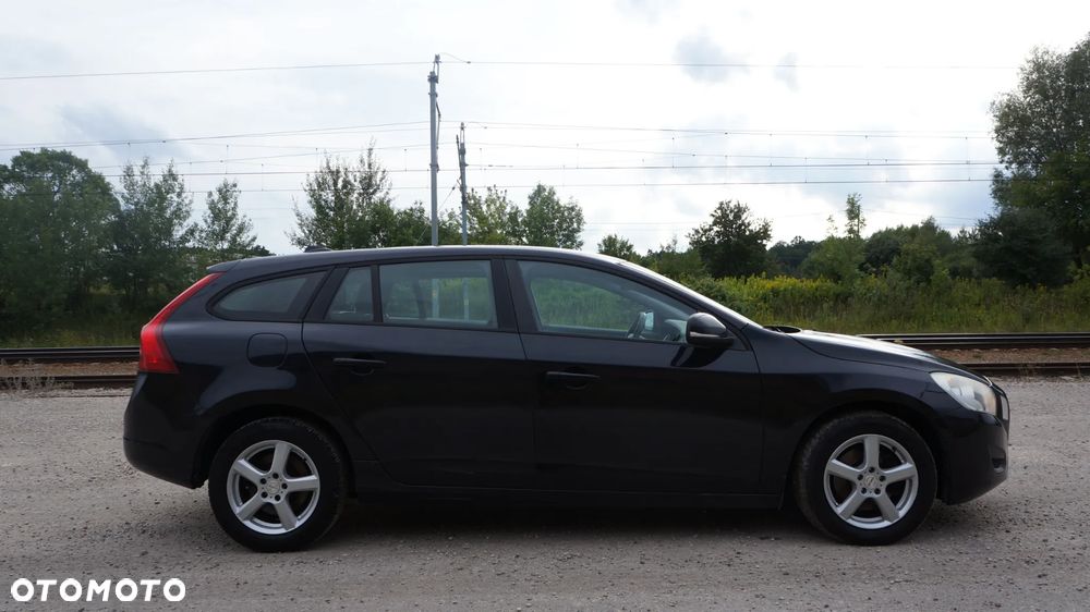 Volvo V60 D2 Edition - 14