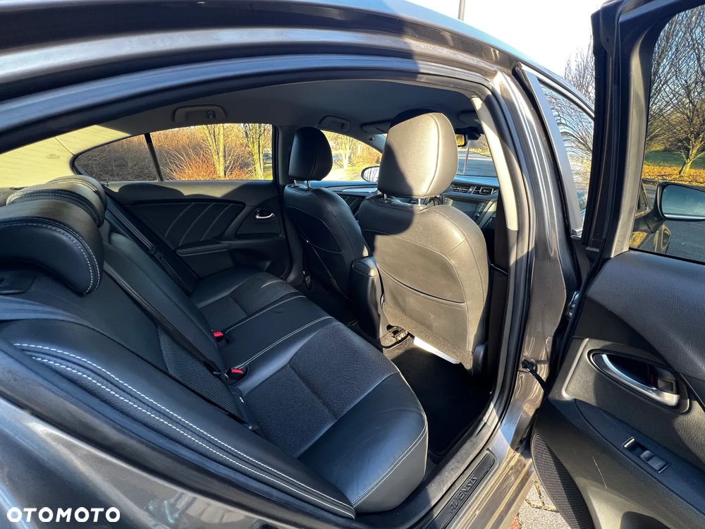 Toyota Avensis 1.8 Prestige - 11