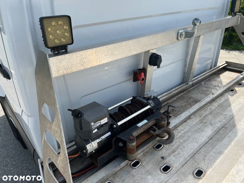 Mercedes-Benz Sprinter - 10