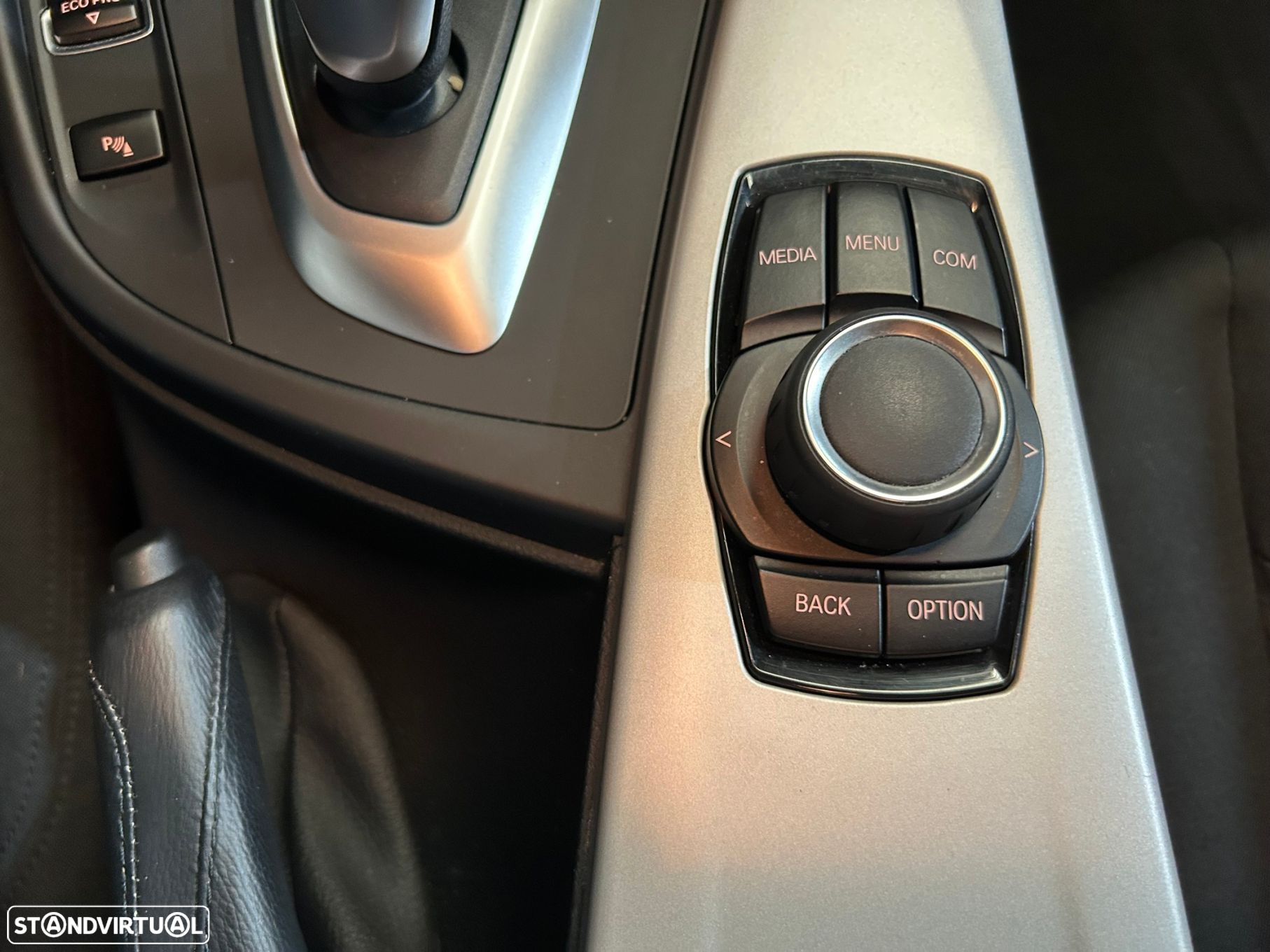 BMW 318 d Touring Auto - 35