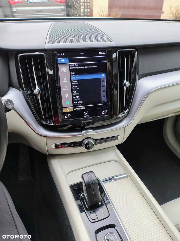 Volvo XC 60 B4 D AWD Ultimate Bright - 23