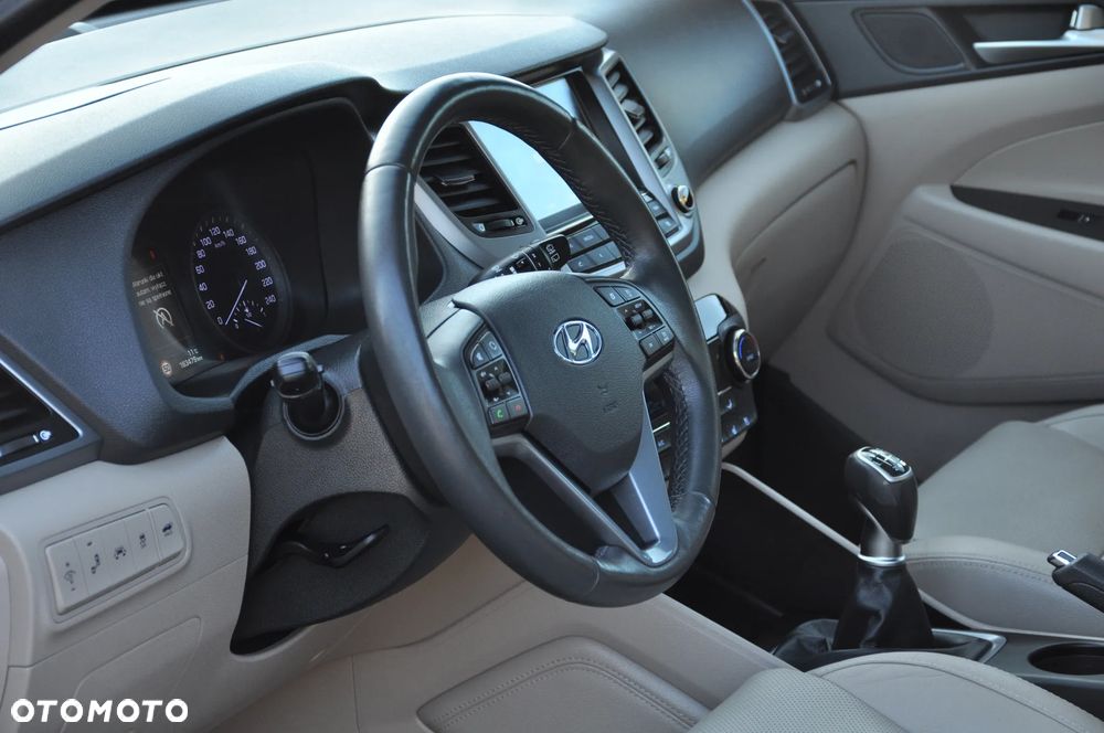 Hyundai Tucson 2.0 CRDI 2WD Style - 29