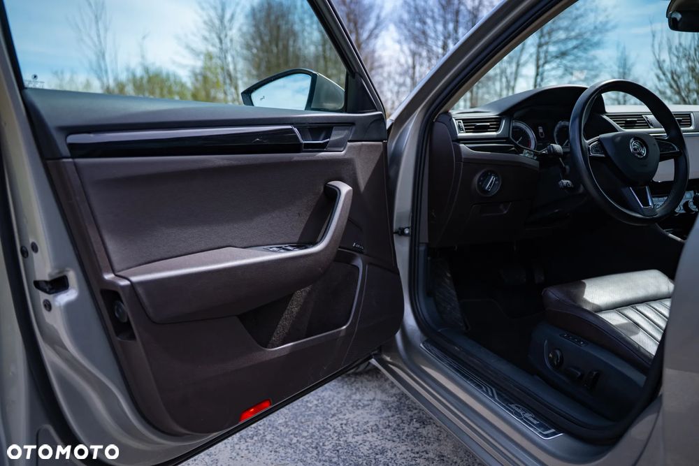 Skoda Superb 2.0 TDI L&K DSG - 22