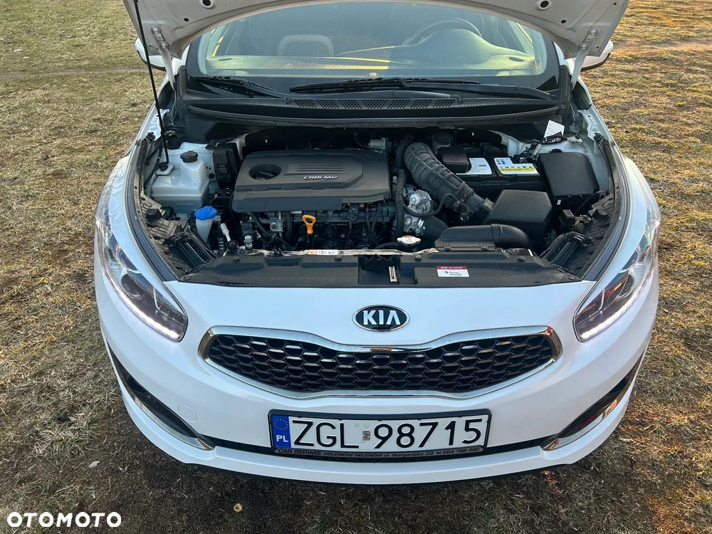 Kia Ceed 1.6 CRDi 136 ISG Platinum Edition - 14
