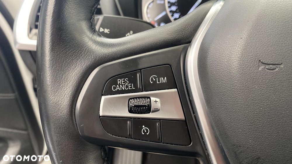 BMW X3 xDrive20d Advantage - 22