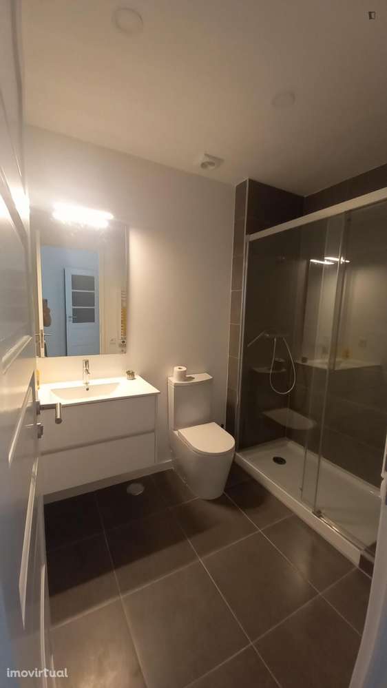 Quarto - localizado em Entrecampos Lisbon - Grande imagem: 3/6