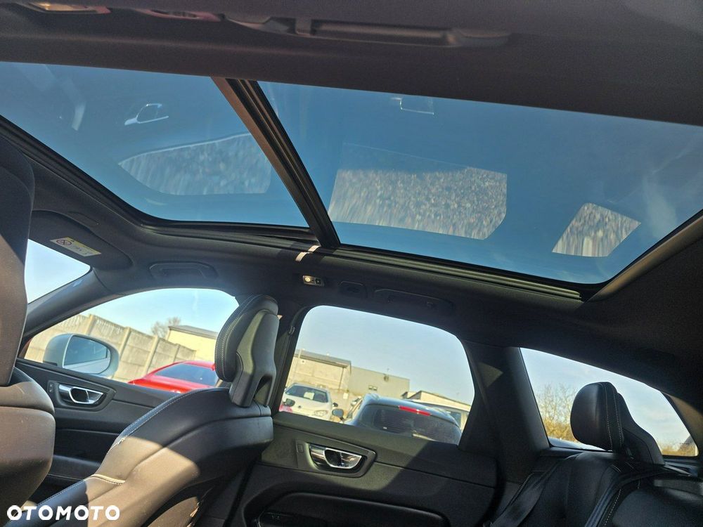 Volvo XC 60 D4 SCR AWD R-Design - 36