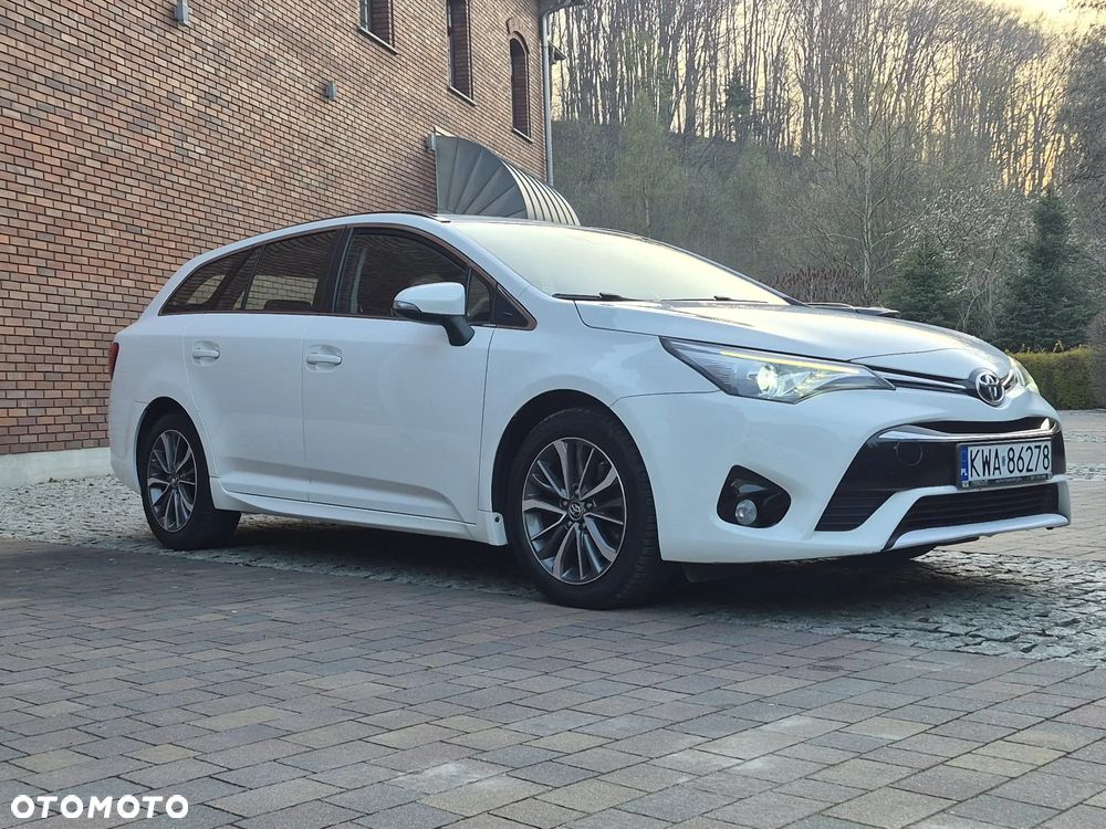 Toyota Avensis 2.0 D-4D Premium - 5