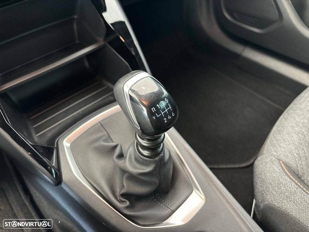 Peugeot 2008 1.2 PureTech Style - 10