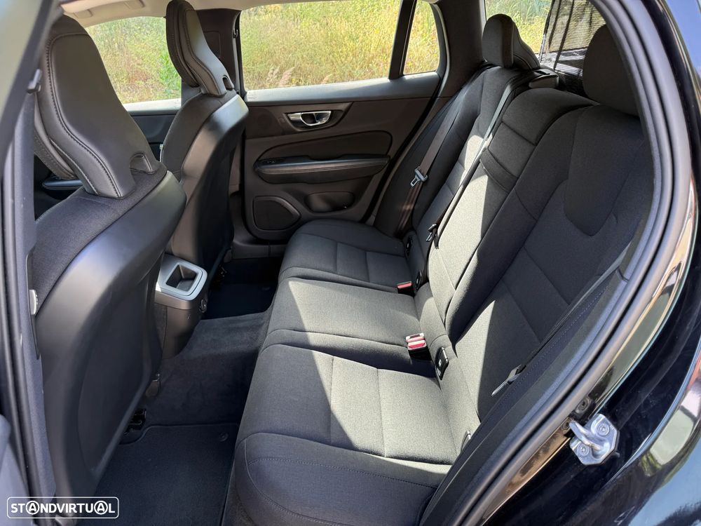 Volvo V60 2.0 D3 Momentum Plus Geartronic - 28