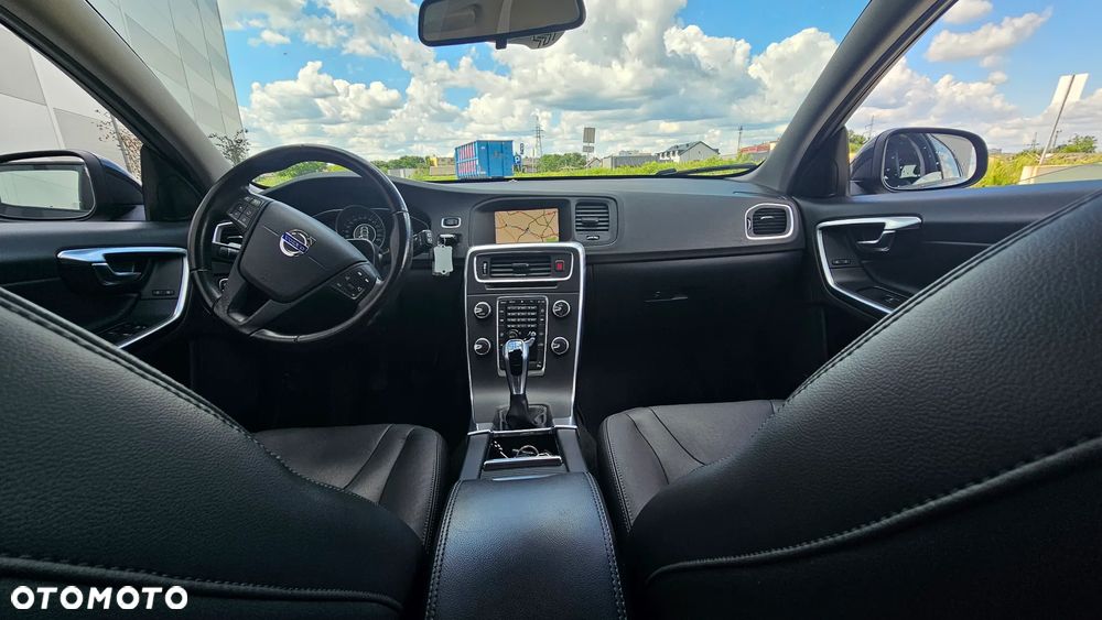 Volvo V60 D2 Drive-E Momentum - 27