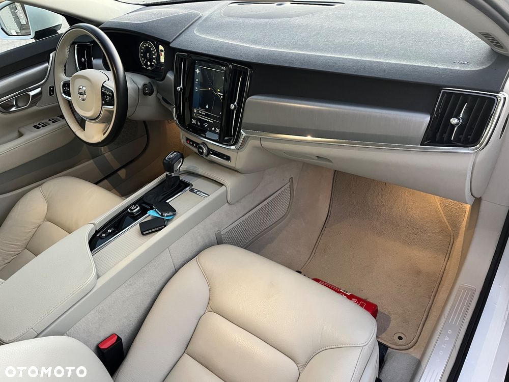 Volvo V90 D3 Geartronic Momentum Pro - 16