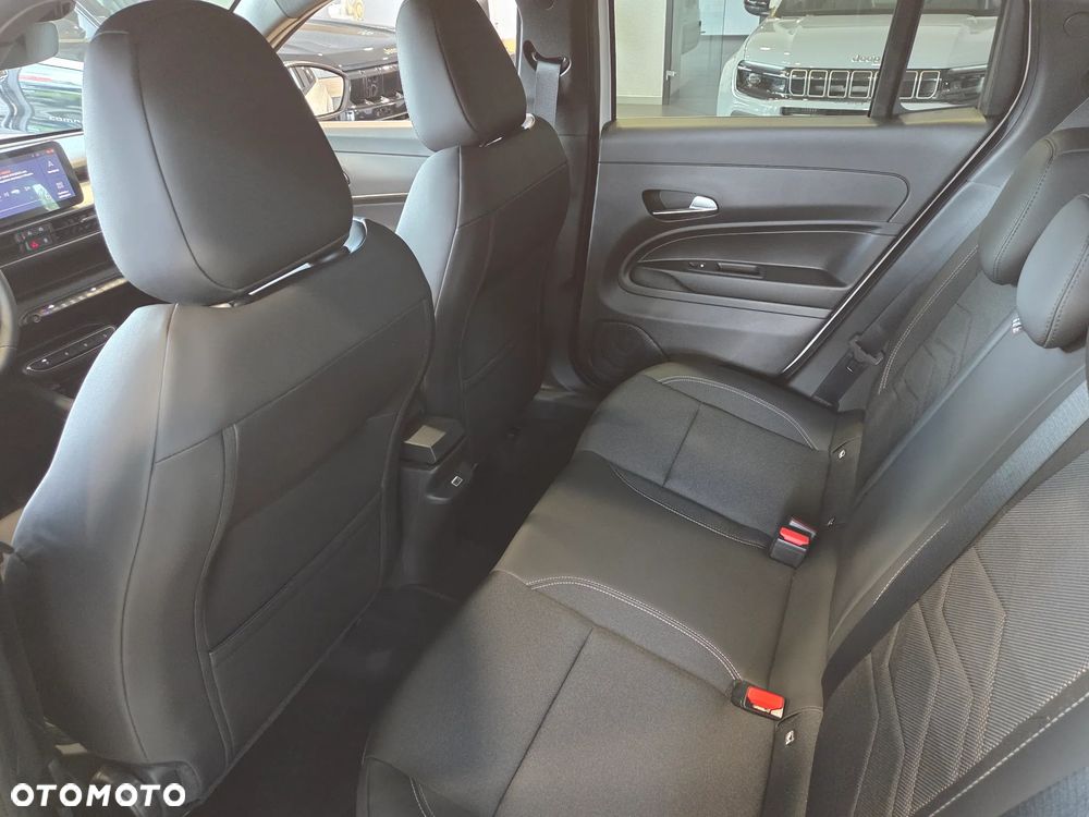 Jeep Avenger 1.2 T3 mHEV Black Edition FWD eDCT6 - 13