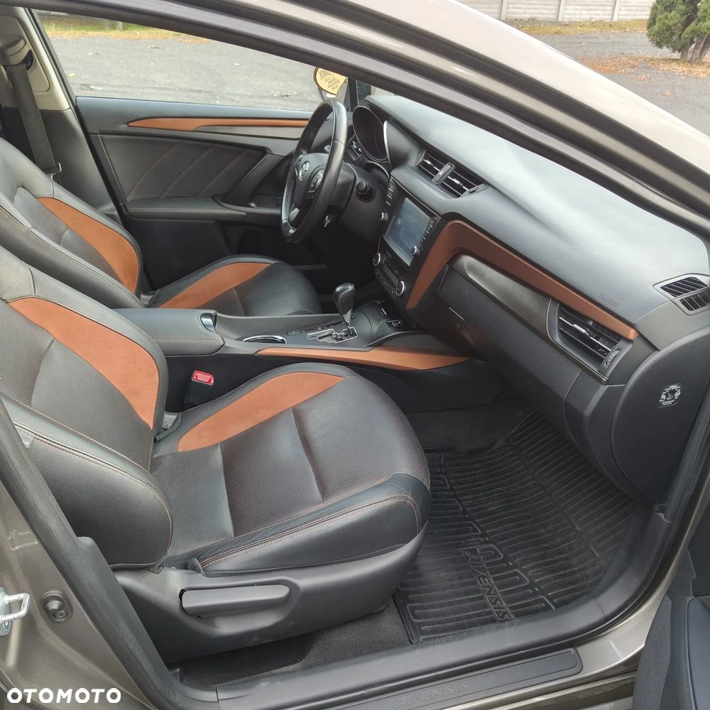 Toyota Avensis 1.8 Prestige MS - 16