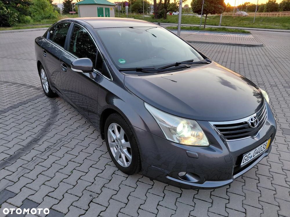 Toyota Avensis - 1