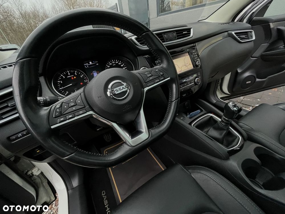 Nissan Qashqai 1.2 DIG-T N-Connecta EU6 - 29