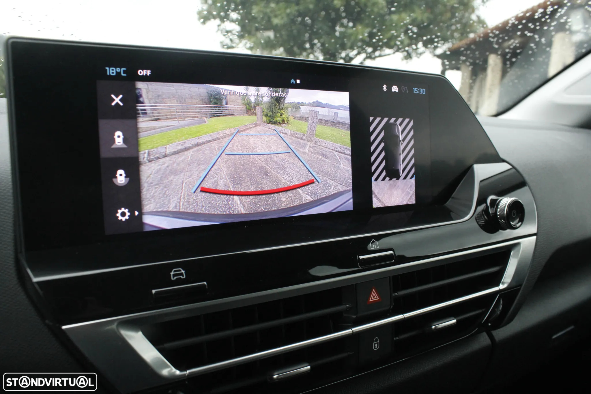 Citroën C4 BlueHDi 130 Stop&Start EAT8 SHINE - 16
