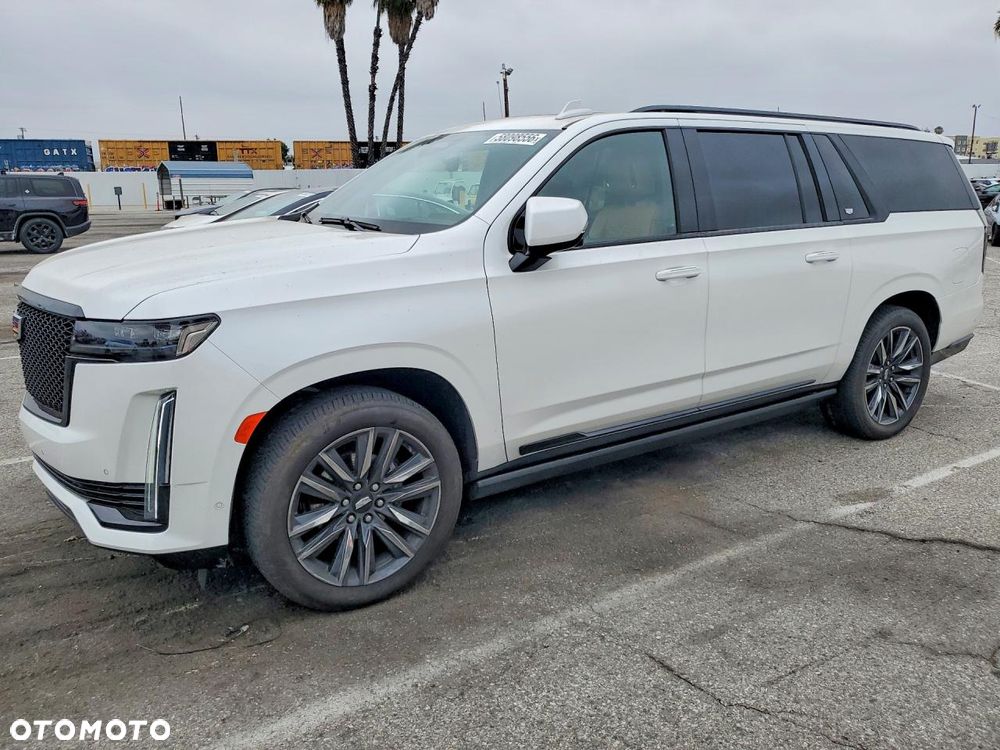 Cadillac Escalade - 1