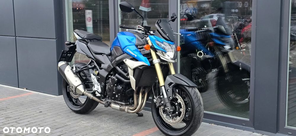 Suzuki GSR - 5