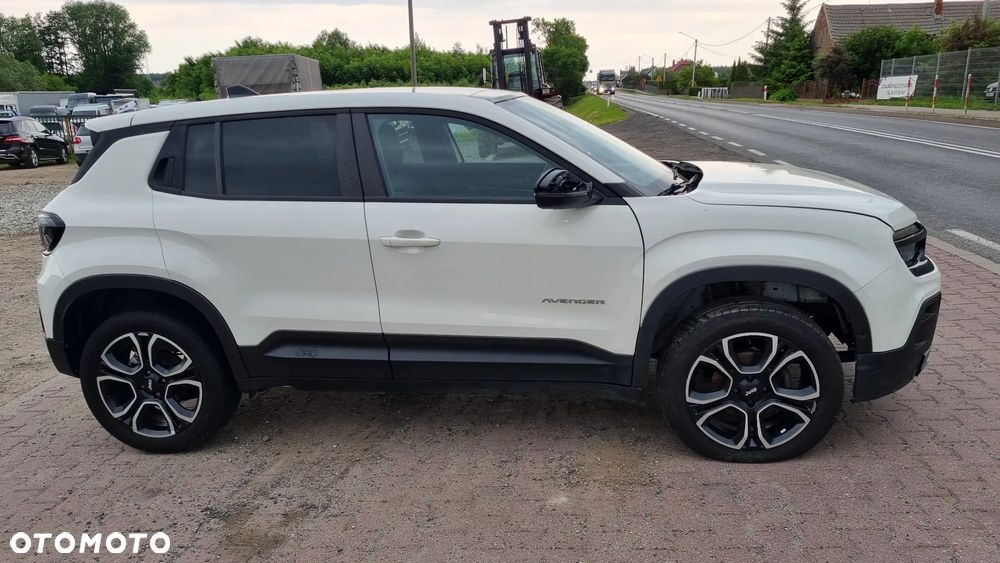 Jeep Avenger 1.2 GSE T3 Turbo-Benzin GDI Summit - 4
