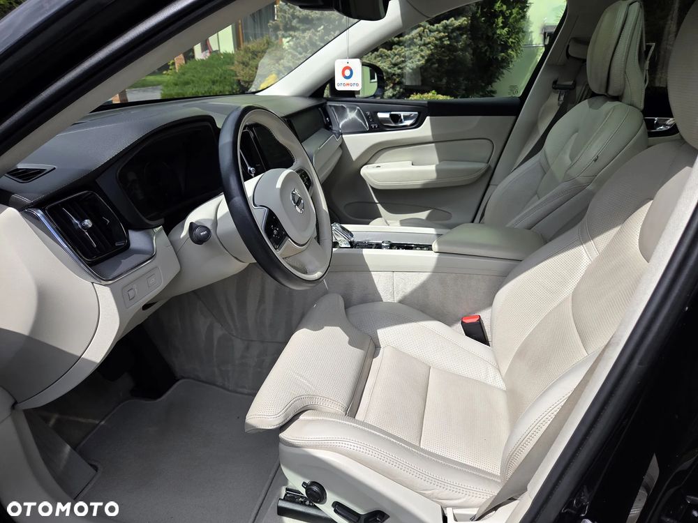 Volvo XC 60 D5 AWD Geartronic Inscription - 17