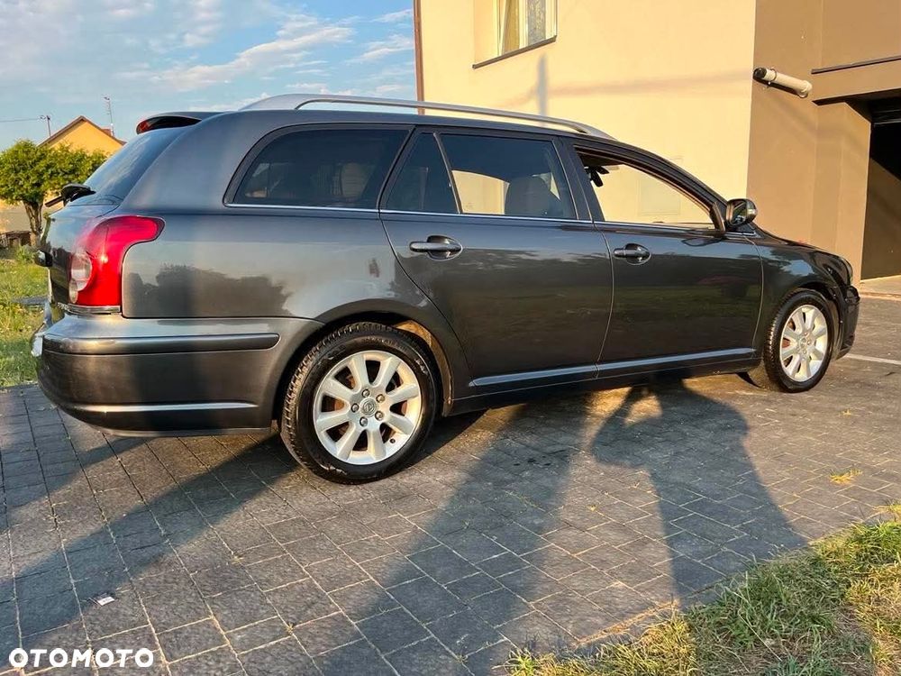Toyota Avensis - 3