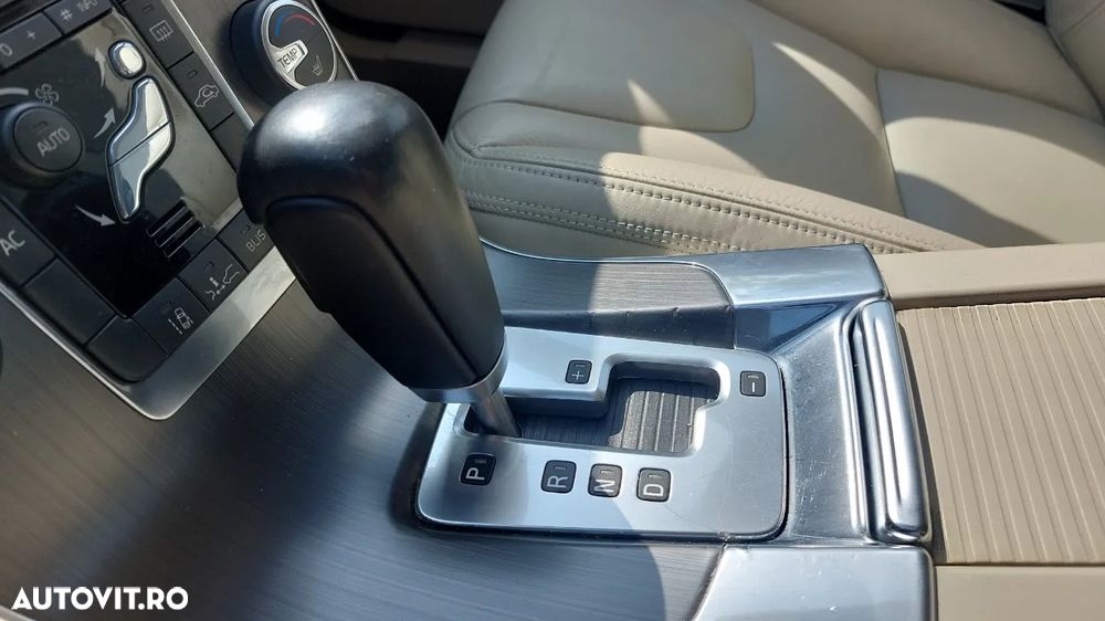 Volvo S60 D5 Summum - 13