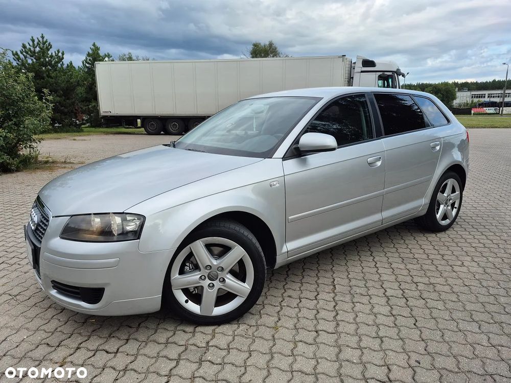 Audi A3 Sportback 2.0 TDI DPF quattro Ambition - 4