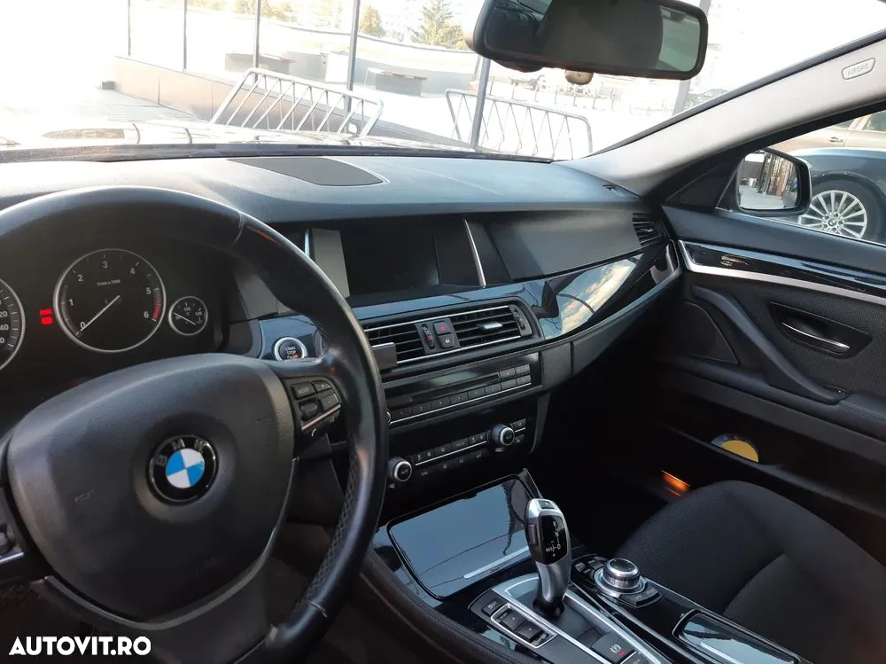 BMW Seria 5 520d Touring Aut. - 10