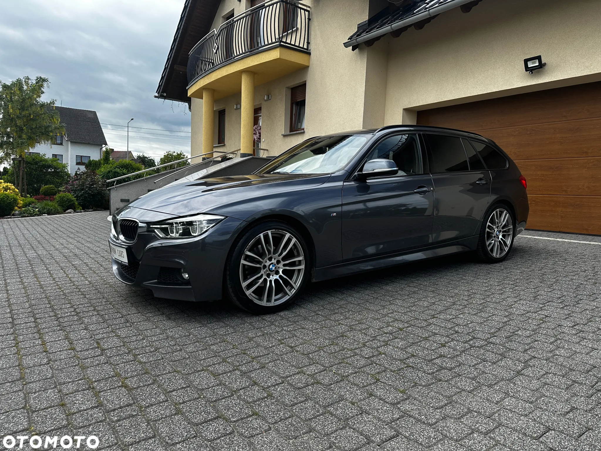BMW Seria 3 318d Touring Edition M Sport Shadow - 2