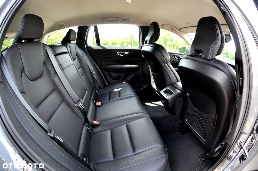 Volvo V60 B3 B Geartronic Momentum Pro - 19